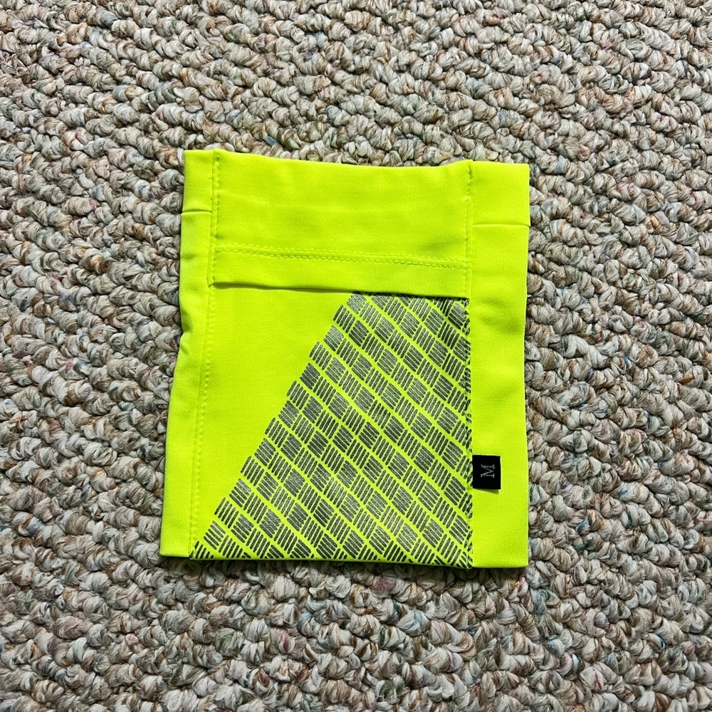 Arm band for Gym (stretchy)